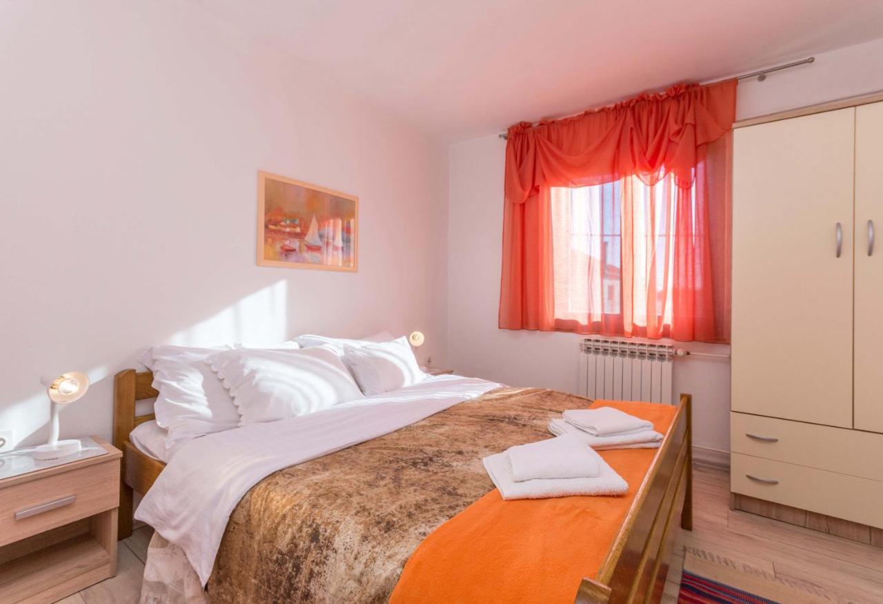 Savic Biograd Apartment บีโอกราดนาโมรู ภายนอก รูปภาพ